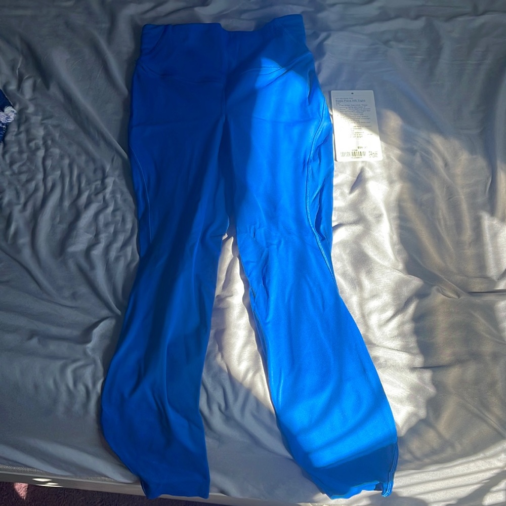 Base pass HR tight 25” lulu leggings